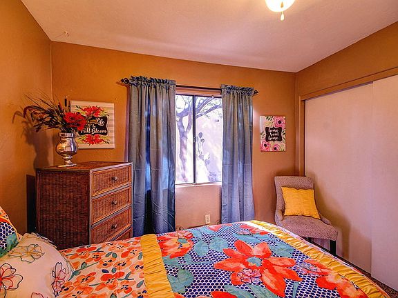 5th image of 8942 N Palm Brook Dr