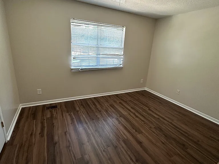 2926 Heathstead Pl — Photo 10
