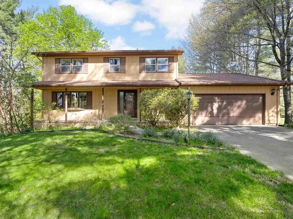 15 Valley View Knl NE, Iowa City, IA 52240