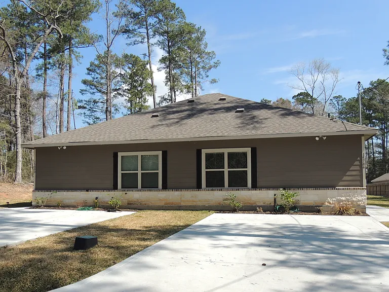 103 Summer Pl — Photo 1