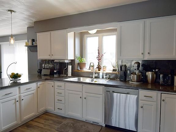 5th image of 6835 Pinebrook Ct