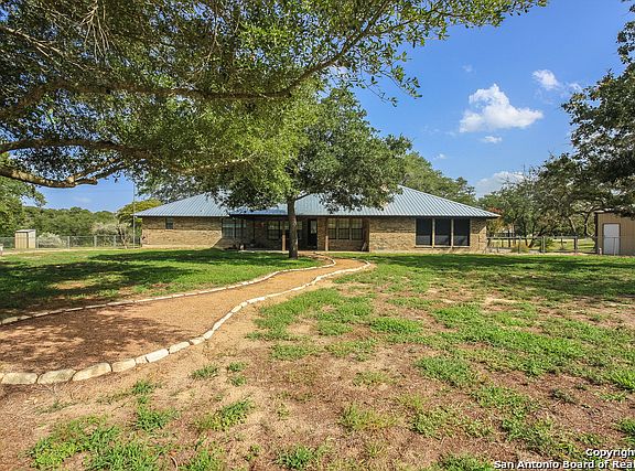 4th image of 141 Oak Fields Dr