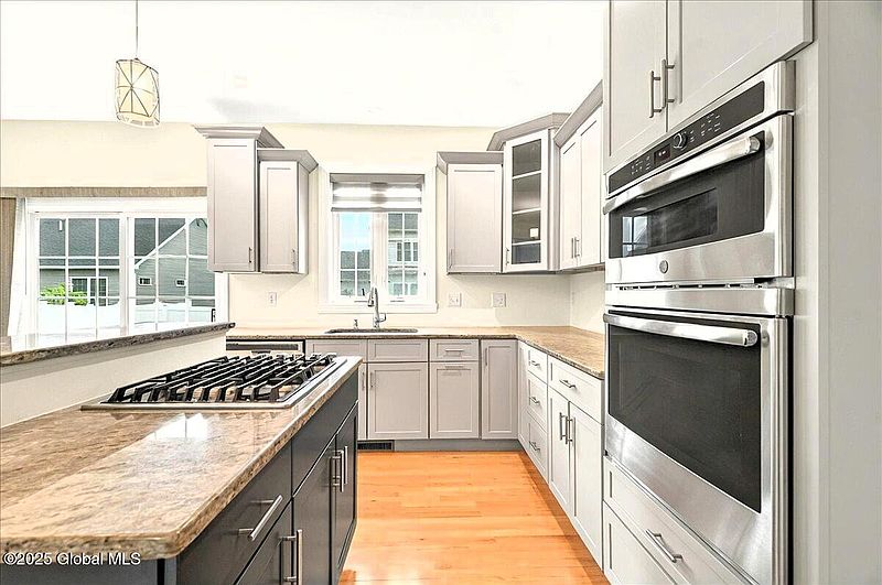 5th image of 61 Sycamore Street