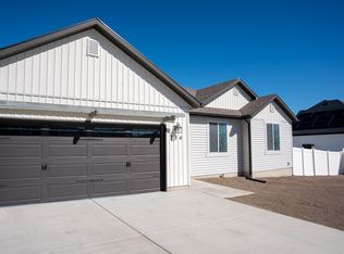 214 W Williams Ln, Grantsville, UT 84029