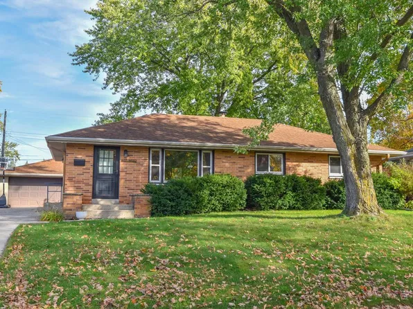 W171N9312 Briarwood TERRACE, Menomonee Falls, WI 53051