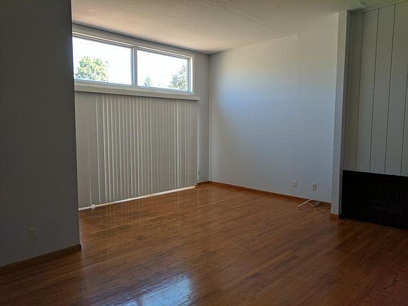 2nd image of 2228 Calle De Primavera