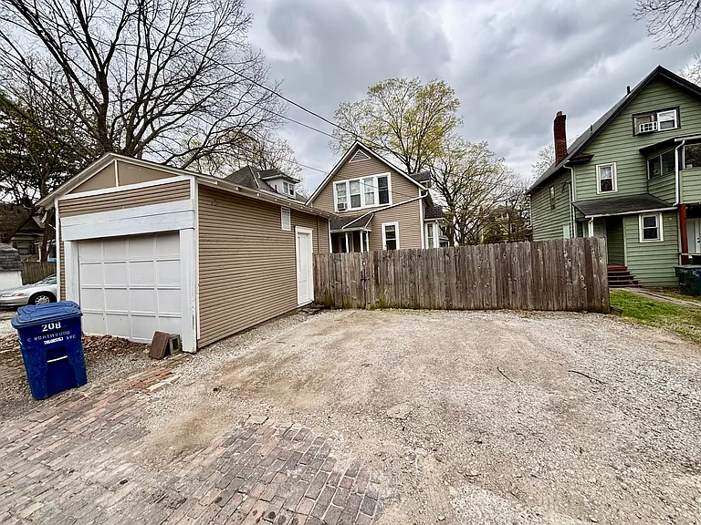 208 E Northwood Ave — Photo 12