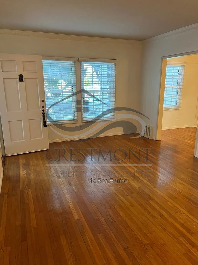 2 bed, 1.0 bath, 784 sqft, $2,975 — Photo 4