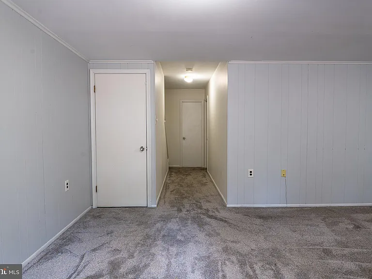 2913 Seminole Rd — Photo 32