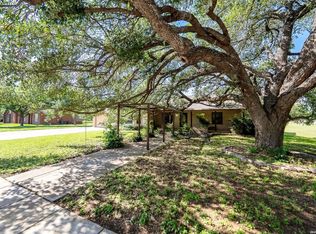 119 Village Path, Castroville, TX 78009