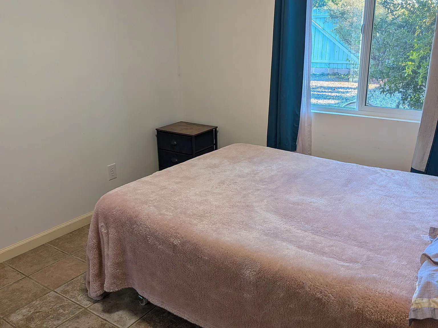 2 bed, 676 sqft, $1,200 — Photo 2