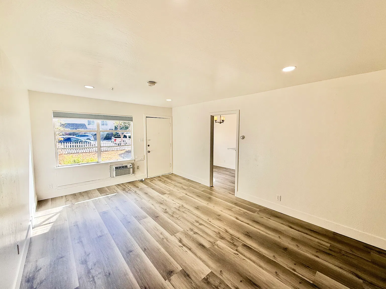 1 bed, 600 sqft, $1,700 — Photo 3