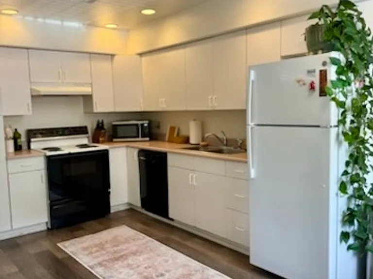1330 Florida Rd — Photo 2