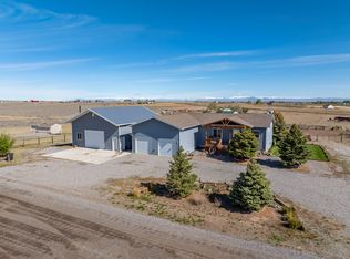 40 Prairie Breeze Rd, Riverton, WY 82501