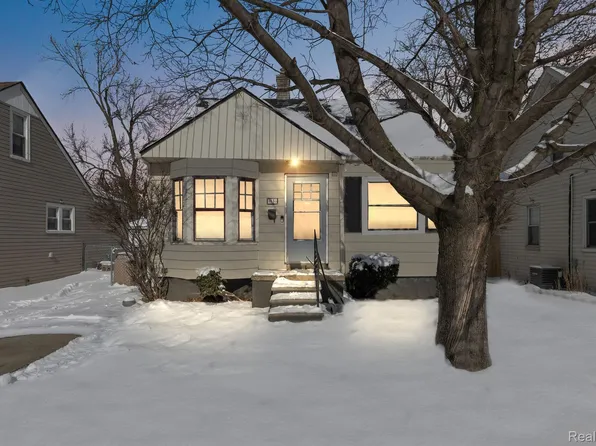 93 E Guthrie Ave, Madison Heights, MI 48071