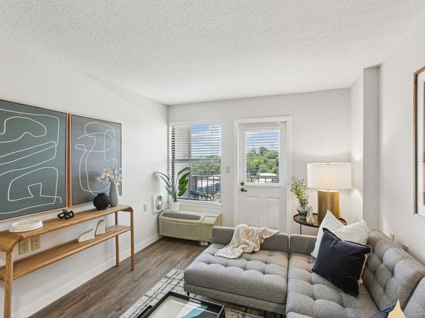 200 E Webster St APT 611
