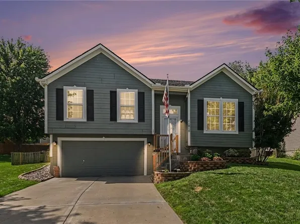 11010 N Booth Ave, Kansas City, MO 64157