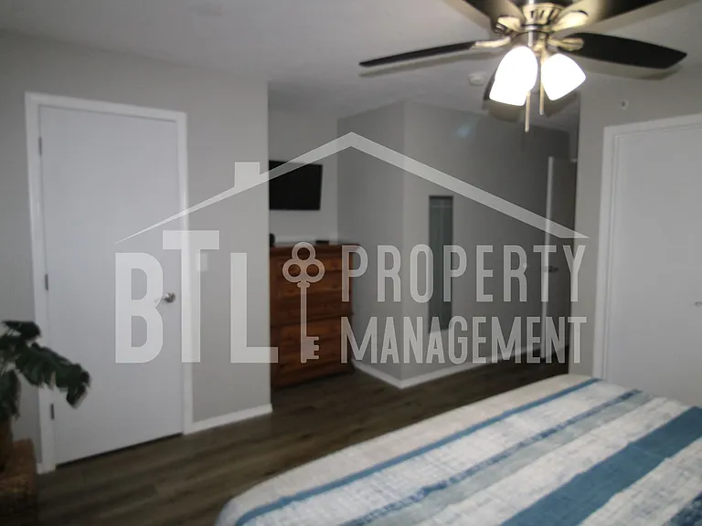 2905 Vineyards Pkwy #5 — Photo 30