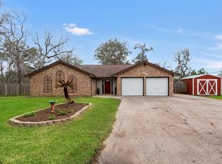 108 Deer Trl, Lake Jackson, TX 77566