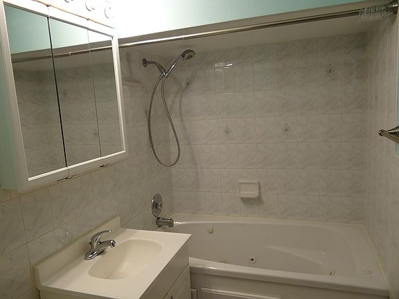 5th image of 10114 Hartford Ct APT Gb