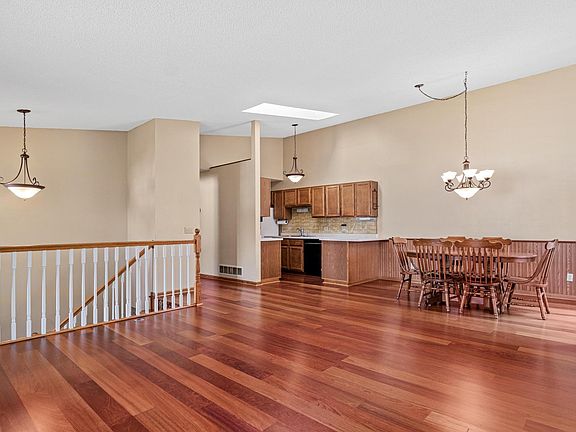 3rd image of 1314 Deercliff Ln