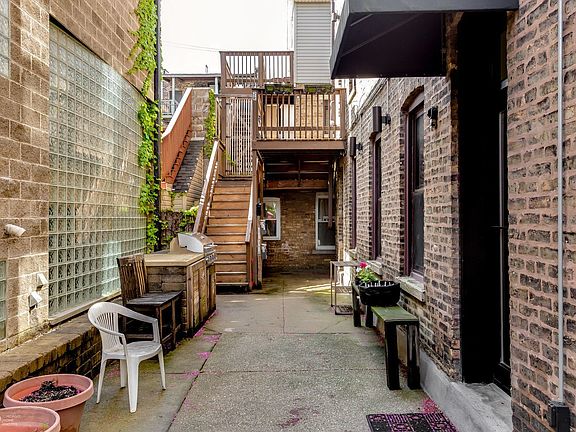3rd image of 2021 W McLean Ave #10390293