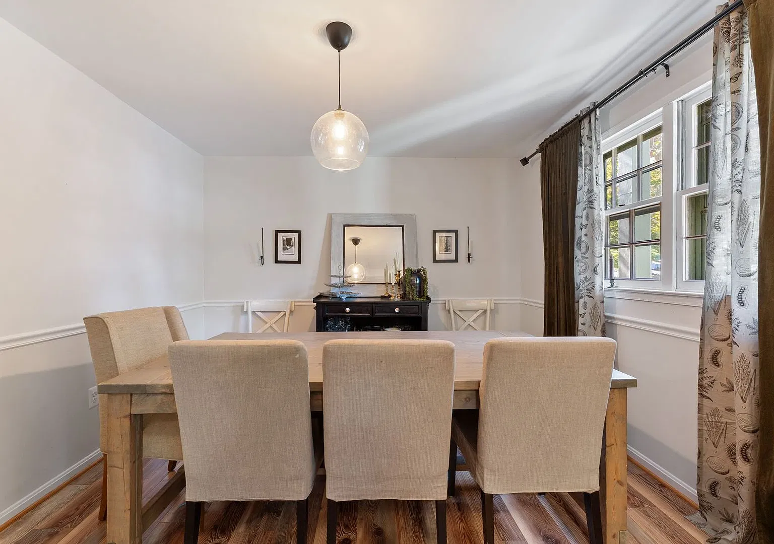 Updated 4BR Springfield Home with Spacious Yard & Easy I-95 Access — Photo 4