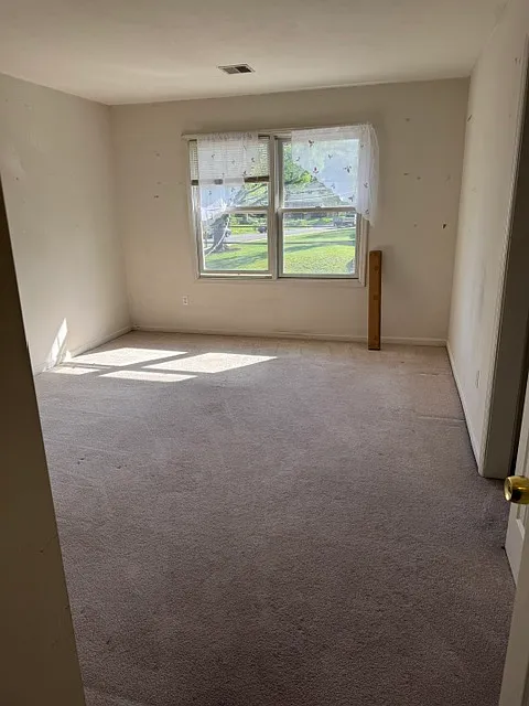 5 bed, 2674 sqft, $900 — Photo 3