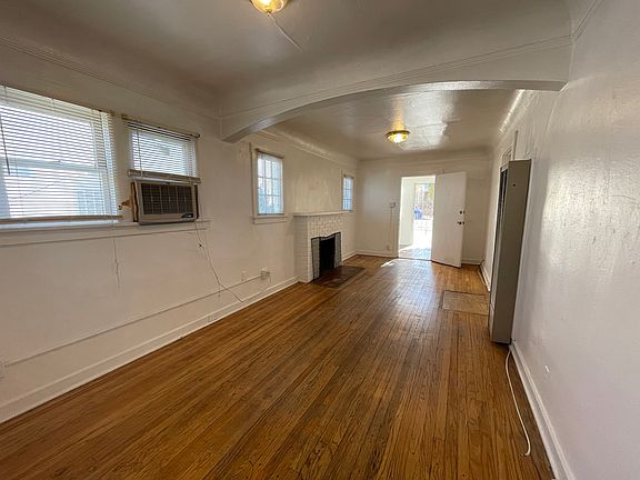 5th image of 1517 Gold Ave SE