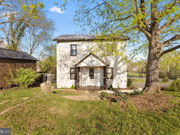 304 S Water St, Woodstock, VA 22664