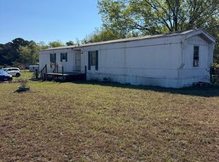 1830 Goslin Pond Rd, Summerton, SC 29148