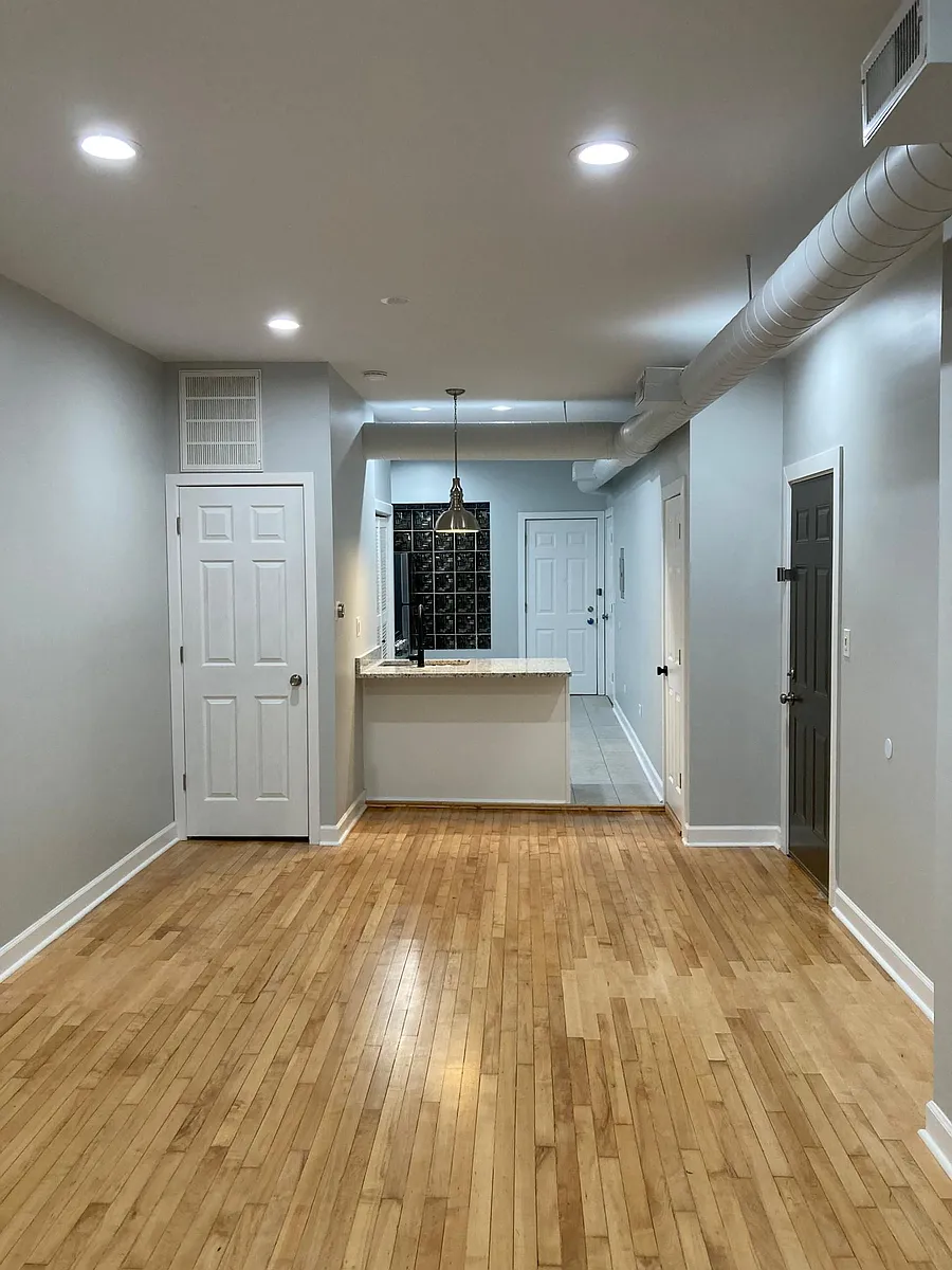 Hardwood Floors - 2426 W Roosevelt Rd #2