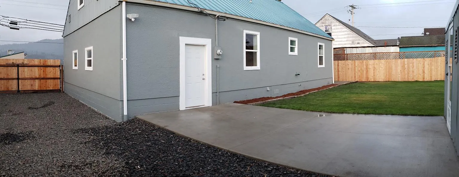 3 bed, 1.5 bath, 1507 sqft, $2,200 — Photo 2