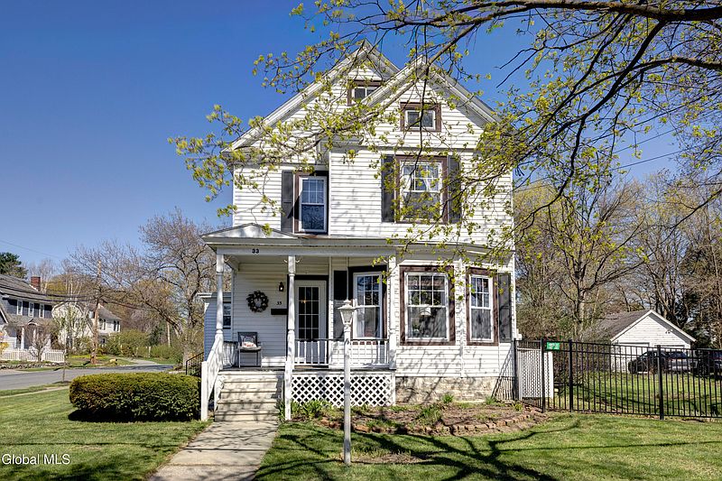 2nd image of 33 Sheridan Street