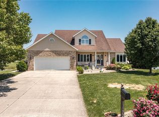 11172 E Ravenwood Ct, Effingham, IL 62401