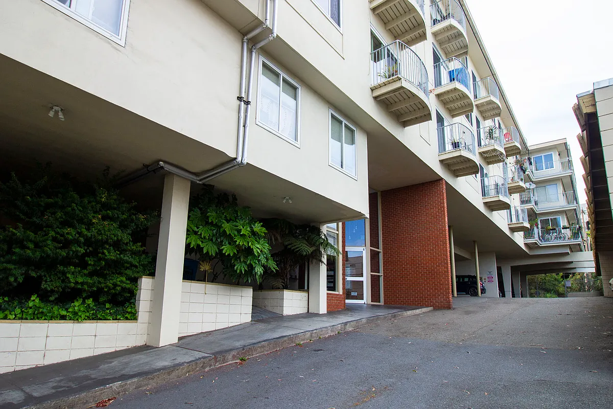 Building Photo - 642 Alvarado