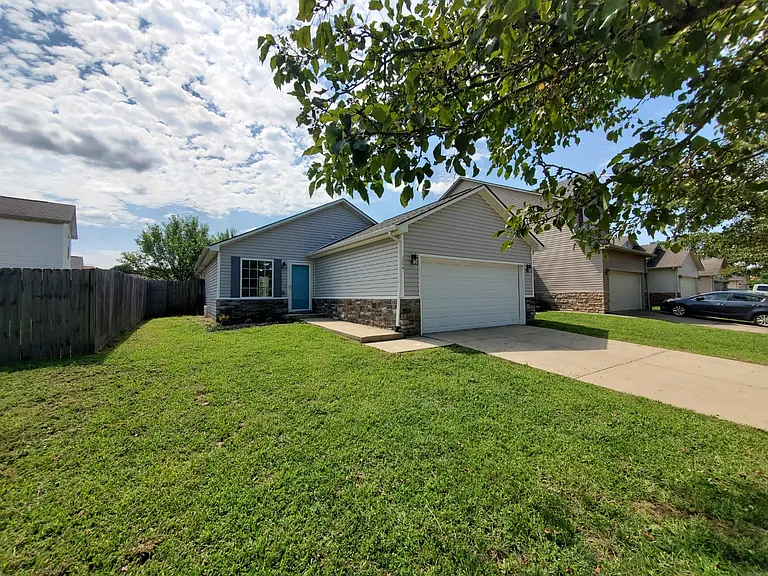 204 Lucille Dr — Photo 34