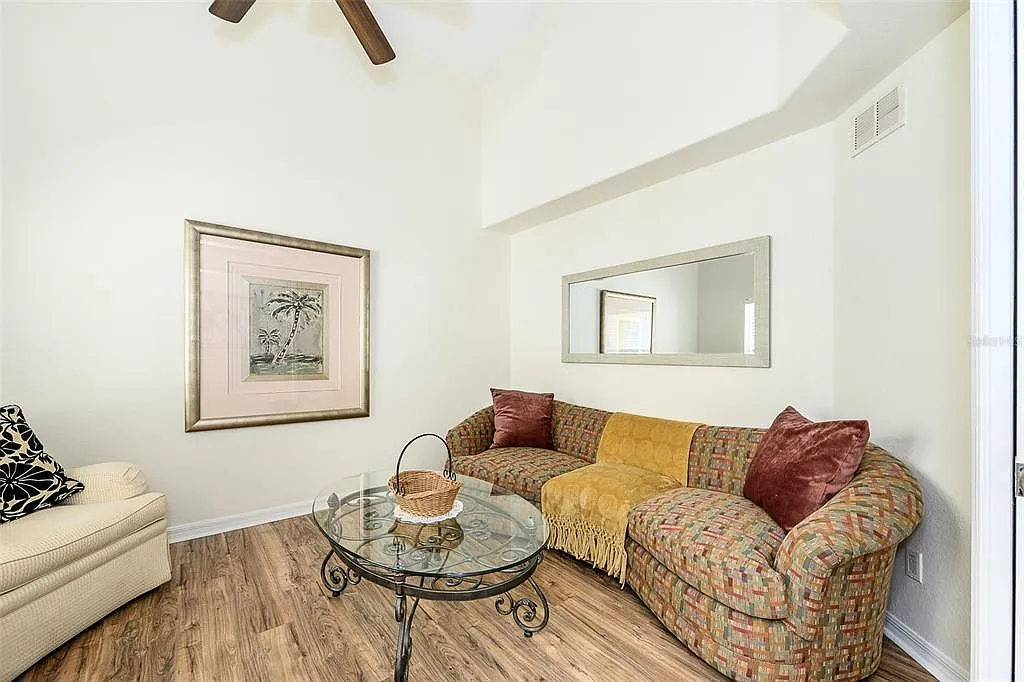 2 bed, 2.0 bath, 1451 sqft, $4,200 — Photo 4