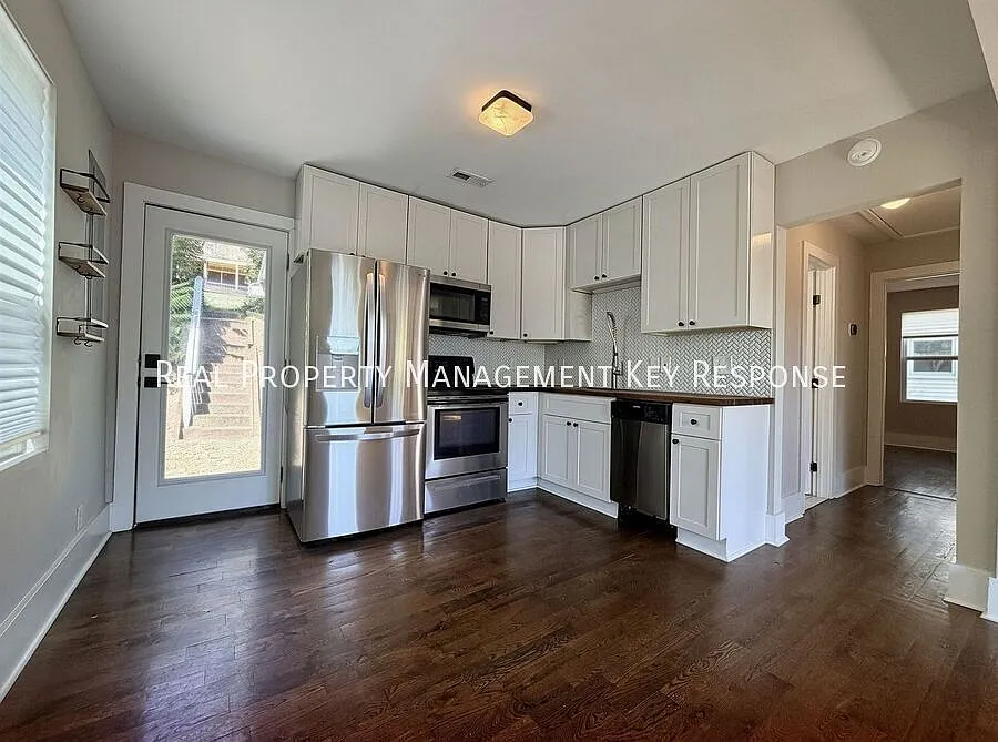 Cozy East Nashville Cottage Near Five Points, Downtown & Shelby Park — Photo 4
