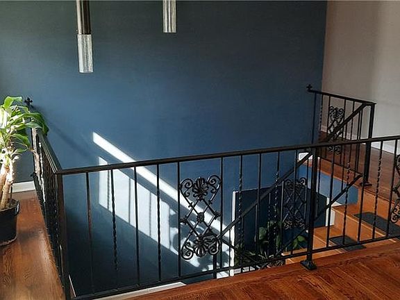 5th image of 11017 Myrtle Ave