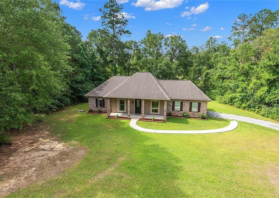 2nd image of 406 Acadian Dr