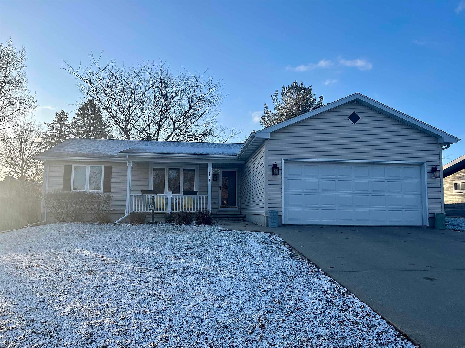 2303 1st Ave NW, Waverly, IA 50677 Zillow