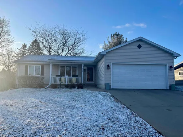 2303 1st Ave NW, Waverly, IA 50677