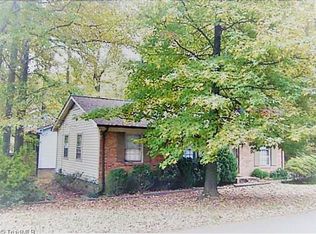 2601 Cromwell Rd, Greensboro, NC 27407