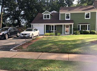 27 Crown Rd, Somerset, NJ 08873