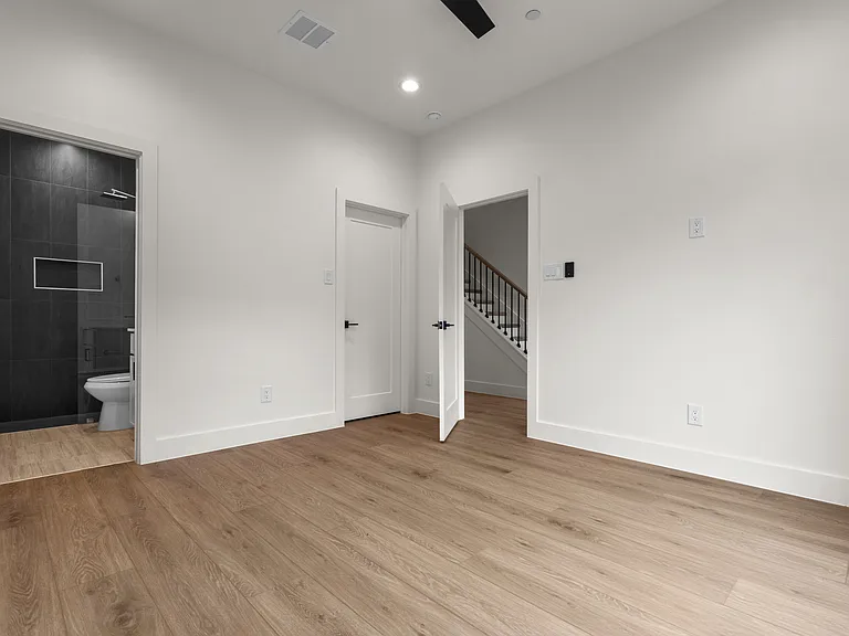 2203 Hondo Ave #303 — Photo 25