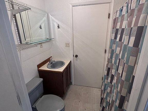 5th image of 1127 Badger Rd #C