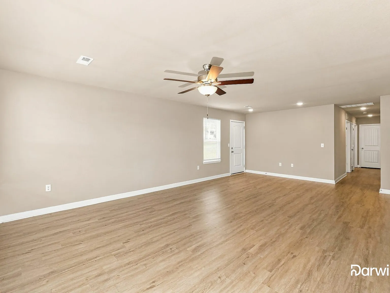 3 bed, 2.0 bath, 1253 sqft, $1,740 — Photo 4