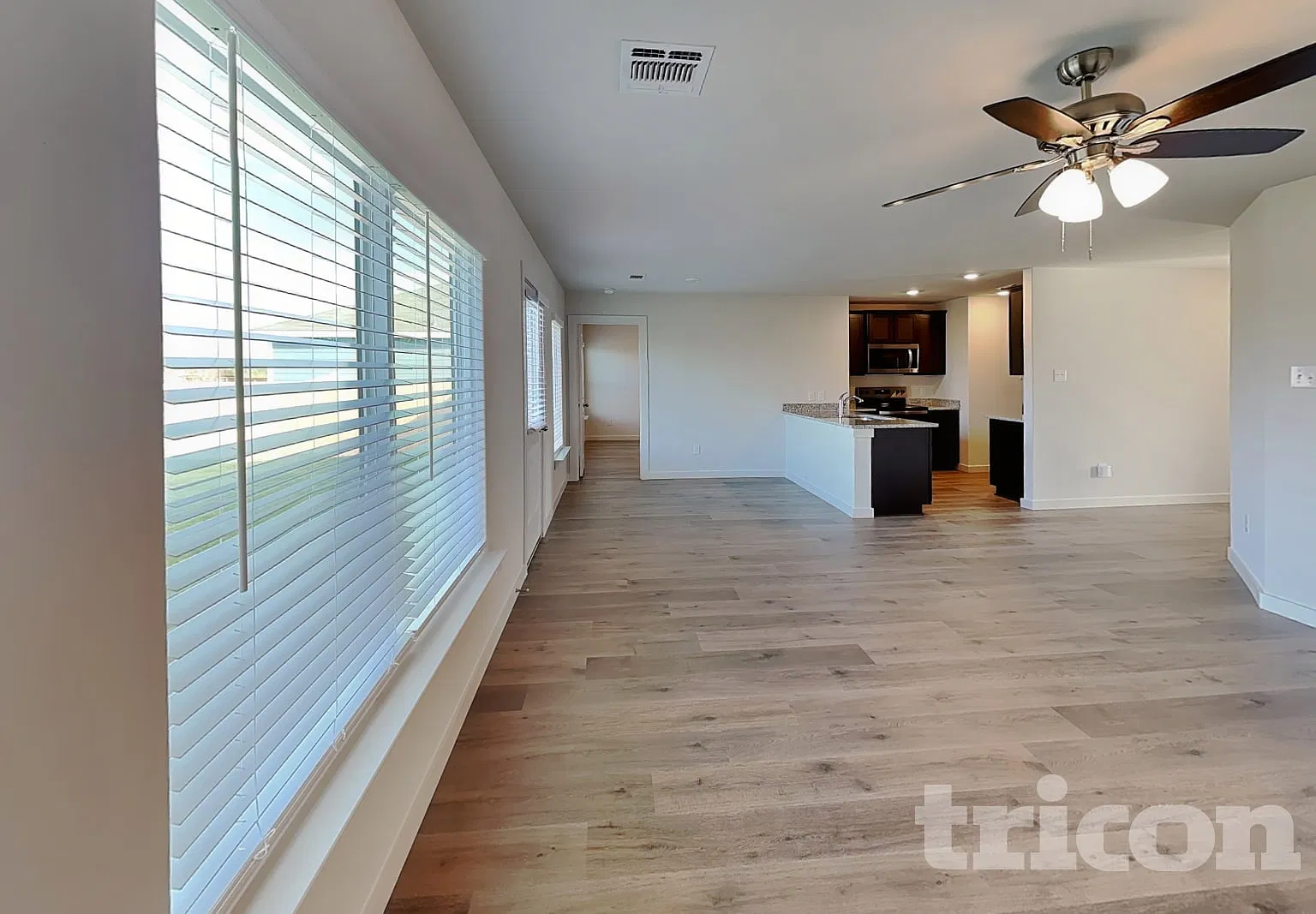 10105 Throttle Ln Fort Worth TX — Photo 3
