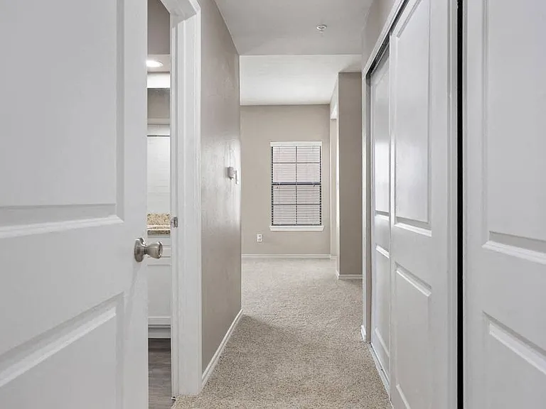 Waters Edge Apartments in Georgetown, TX
